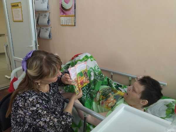 Индивидуальные занятия с немобильными получателями социальных услуг