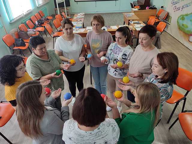 Передавали приемы и методы помощи детям с психоэмоциональной травмой
