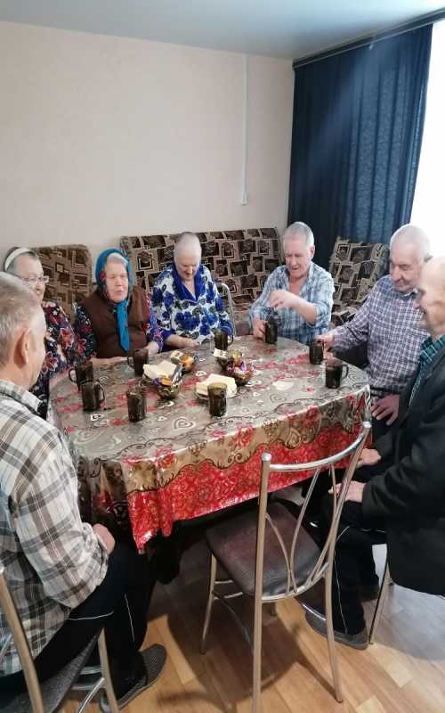 Чаепитие с угощением в честь масленицы