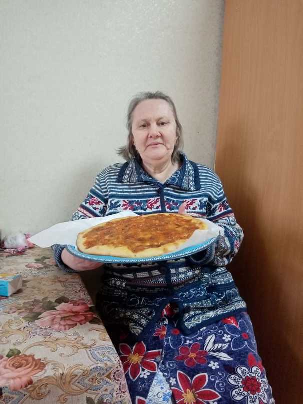 Поздравляем получателя социальных услуг с Днем Рождения.