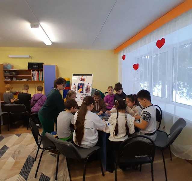 Игровая программа «Фабрика новогодних эмоций: создаем настроение вместе»