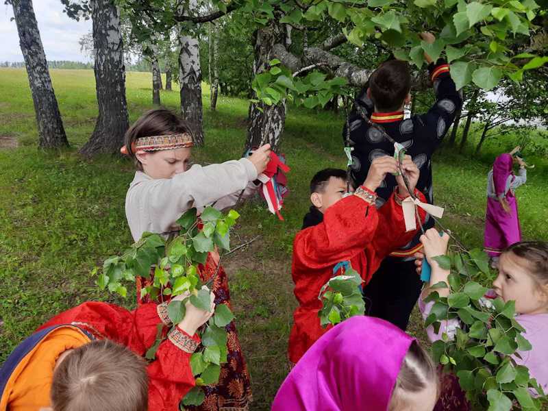 Троицкие гулянья