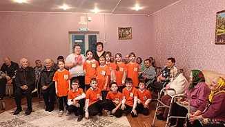 Праздничный визит учеников МБОУ Арзинской СШ