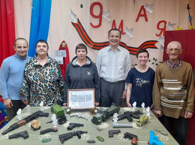 Выставка макетов военной техники 