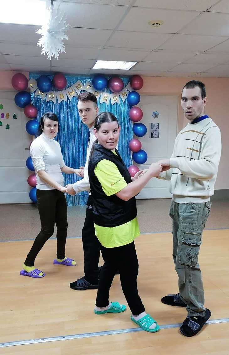 Дискотечная программа «Новогодний микс».