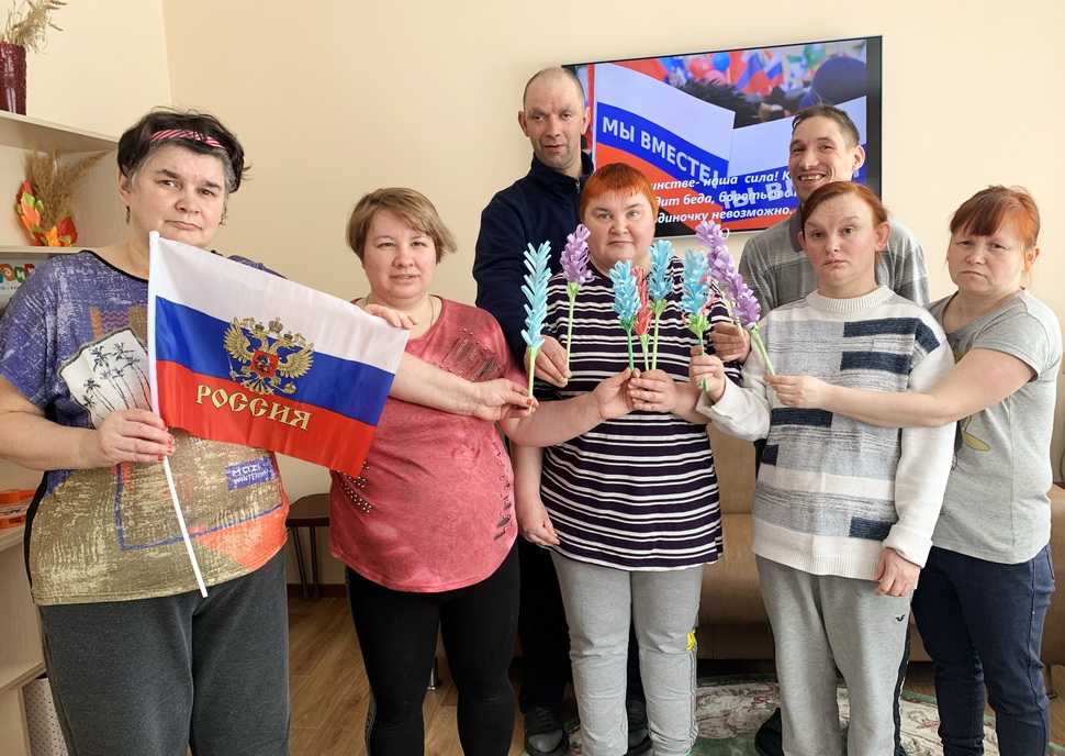 «Расцветает Крымская весна».