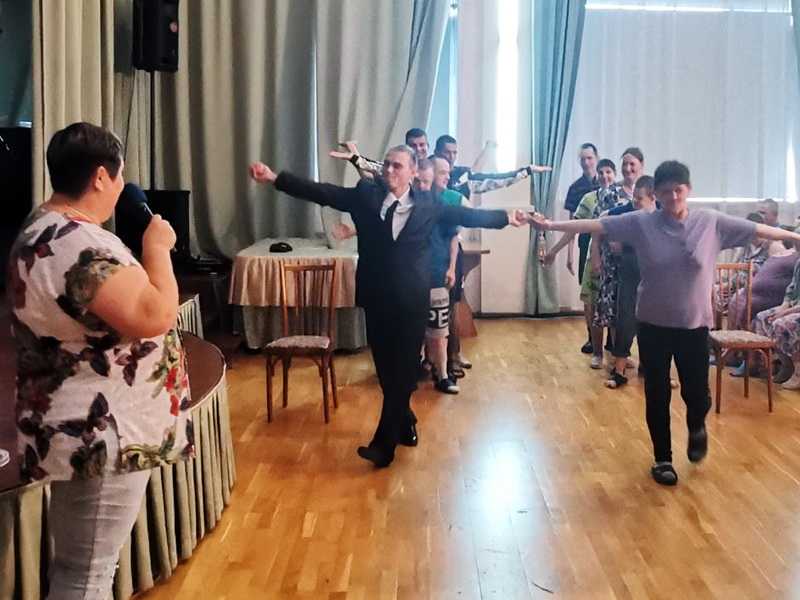 Познавательно-развлекательное мероприятие «Яблочный спас не пройдет без нас!»
