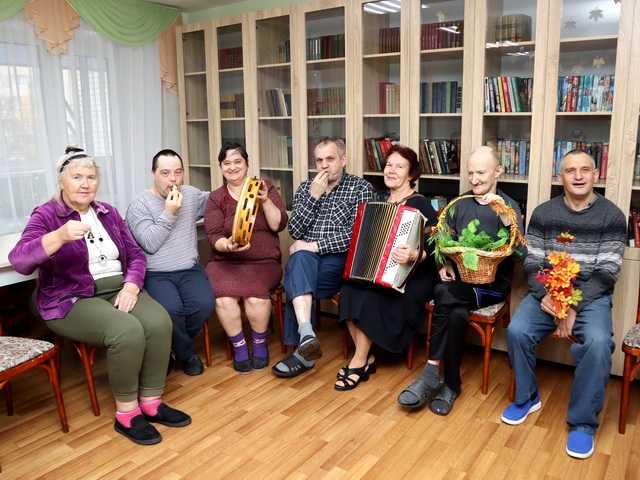 Литературно-музыкальная гостиная «Осенняя пора, очей очарованье…»