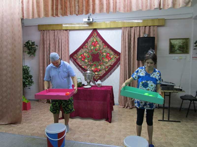Танцевально – развлекательная программа  «В гостях у самовара».