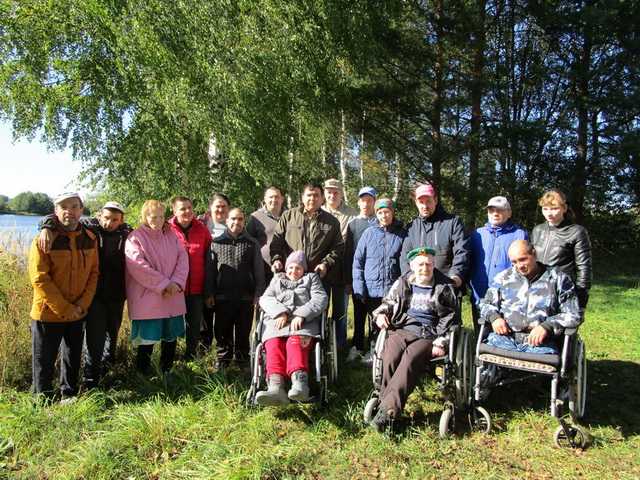 Пешая прогулка «Осень – это вторая весна, когда каждый лист - цветок».