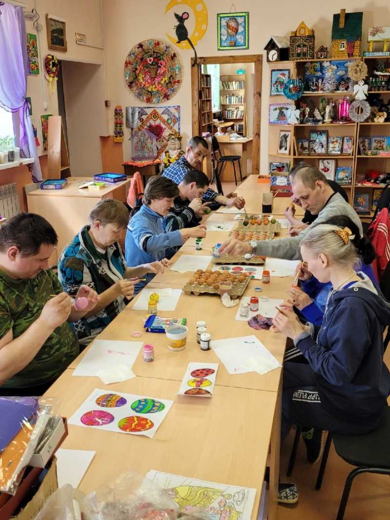 Трудно в современное время представить себе Пасху без окрашенных яиц.