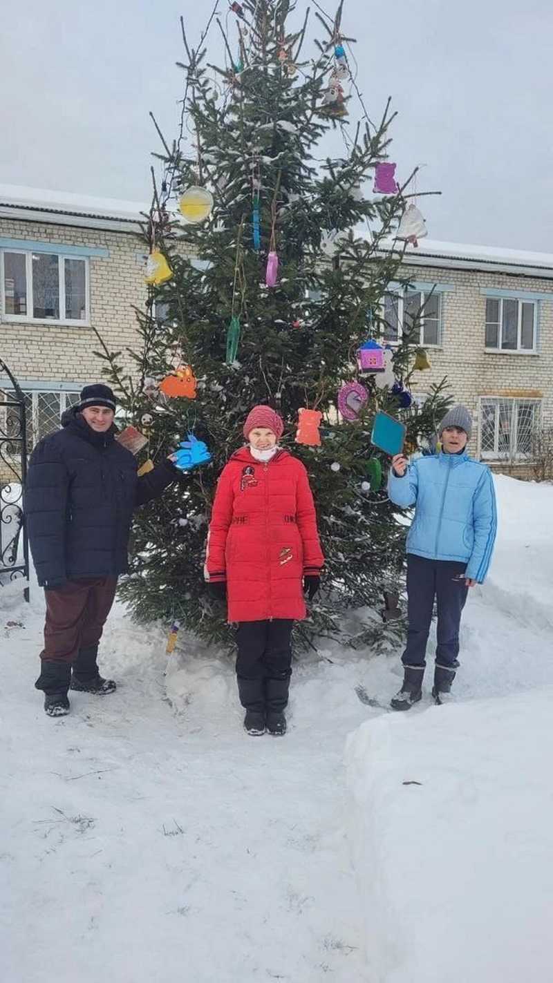 Наряжаем елку