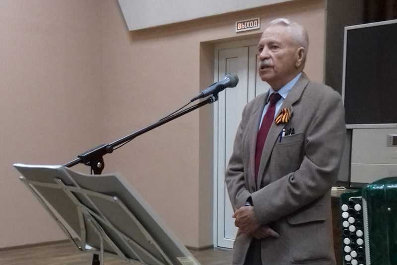 Нам дороги эти позабыть нельзя