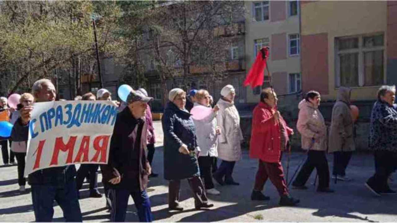 Да здравствует Первомай!
