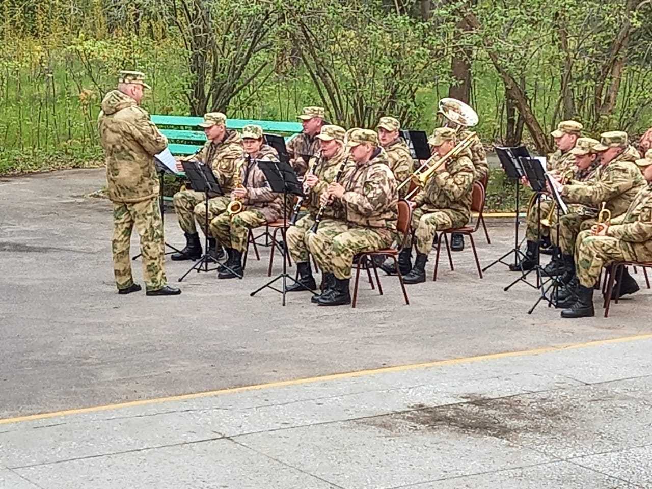 Выступление военного духового оркестра