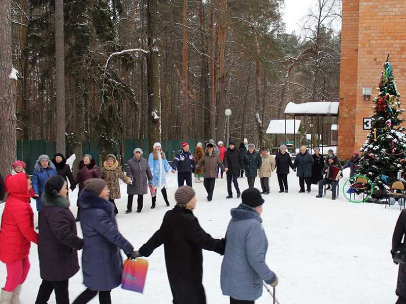 У зимних ворот игровой хоровод… 