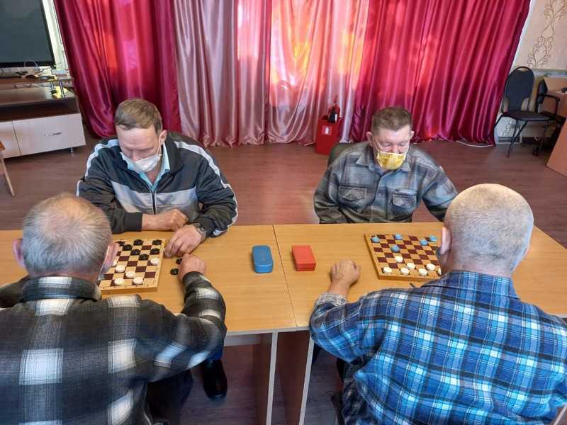 Проведение шашечного турнира среди получателей социальных услуг нашего учреждения
