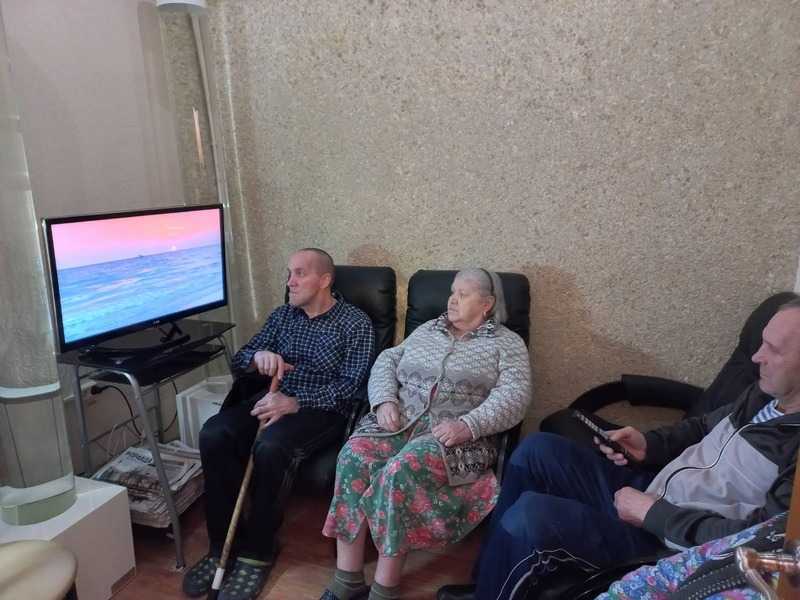 Прослушивание медитирующей музыки