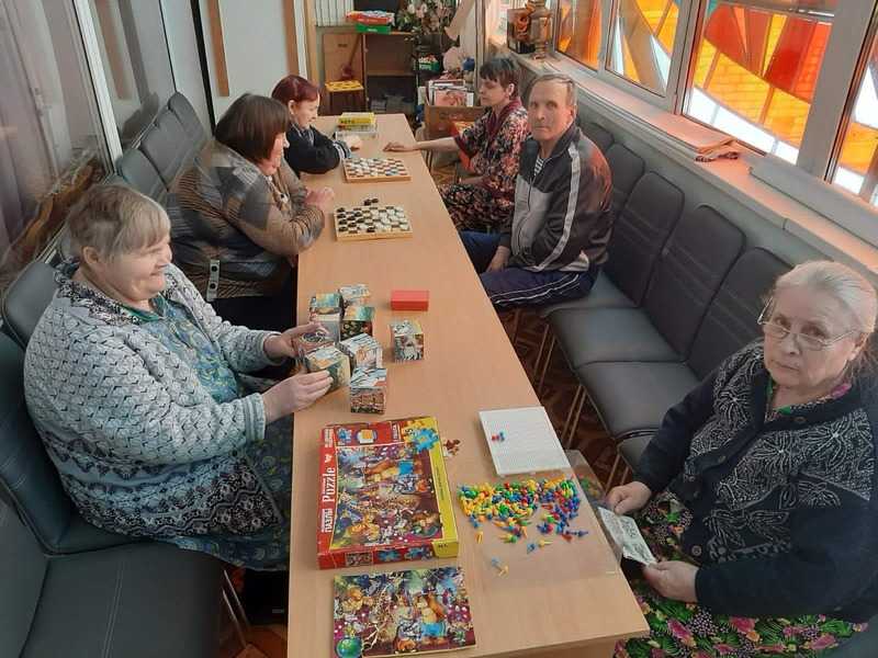 Занятие с настольными играми.
