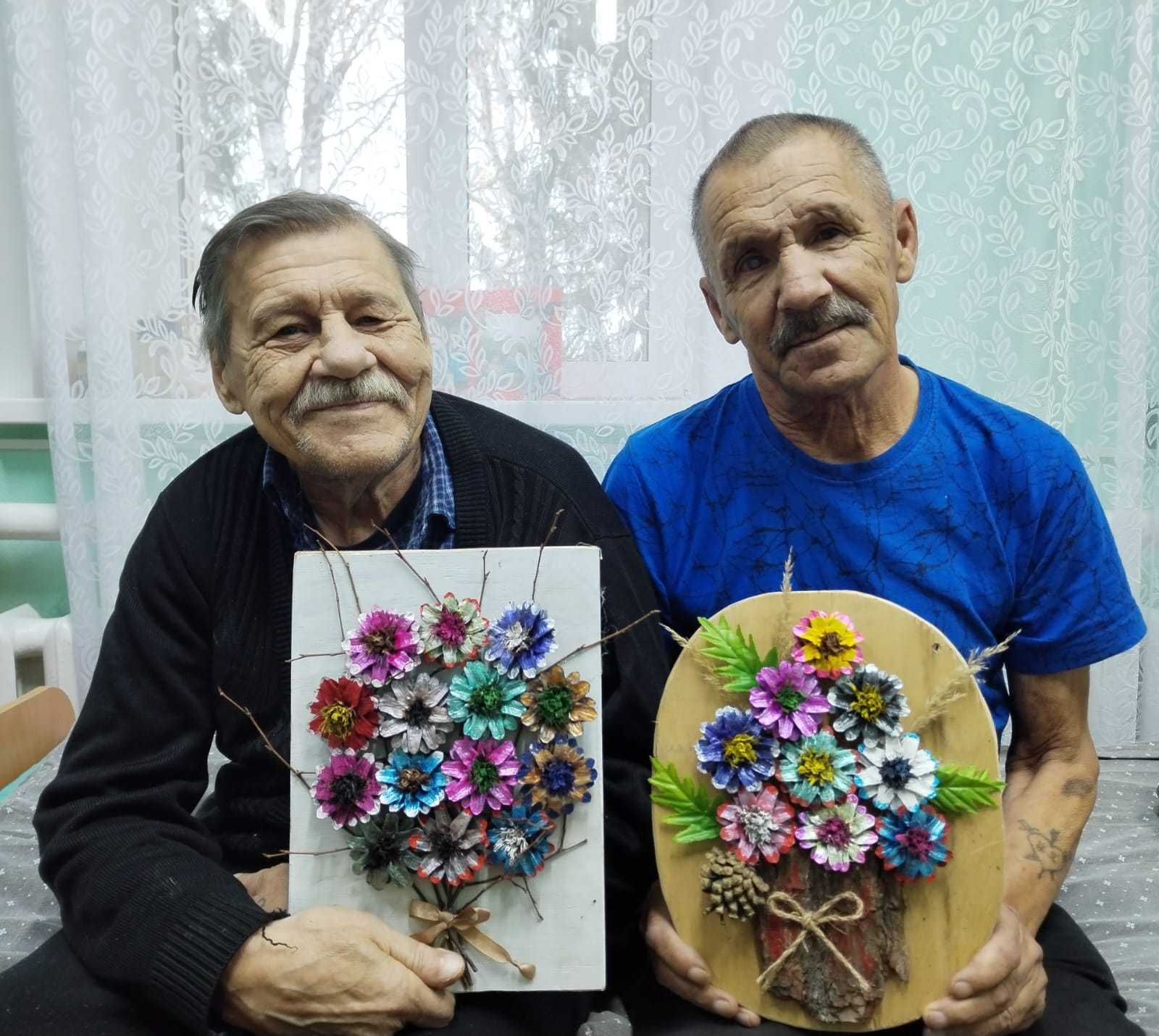 Природная магия: «Панно из шишек».