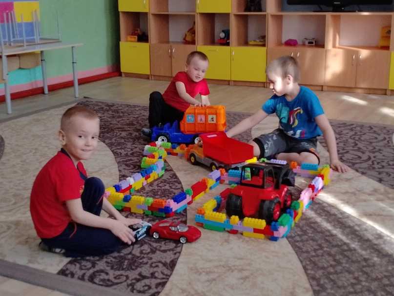 Занятие по лего-конструированию 
