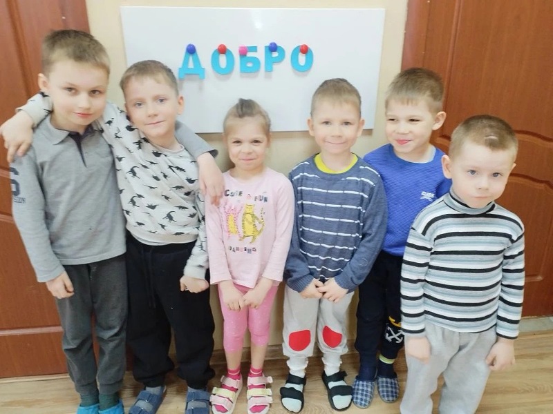 Сегодня воспитанники нашего Центра отправились в виртуальное путешествие в страну сказочных героев на поиски сокровищ.
