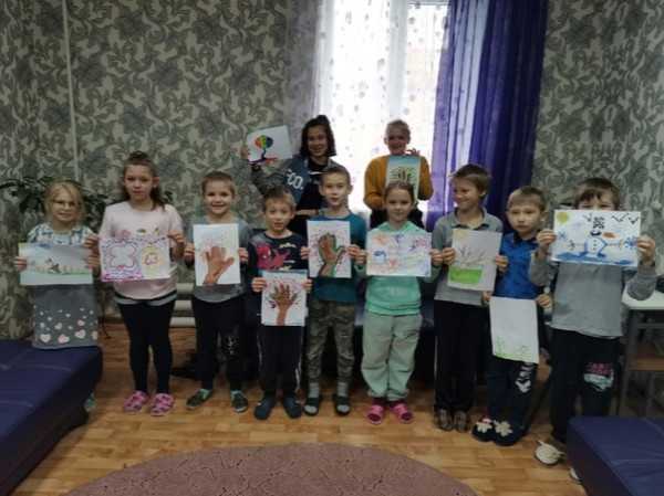 Рисование ватными палочками.