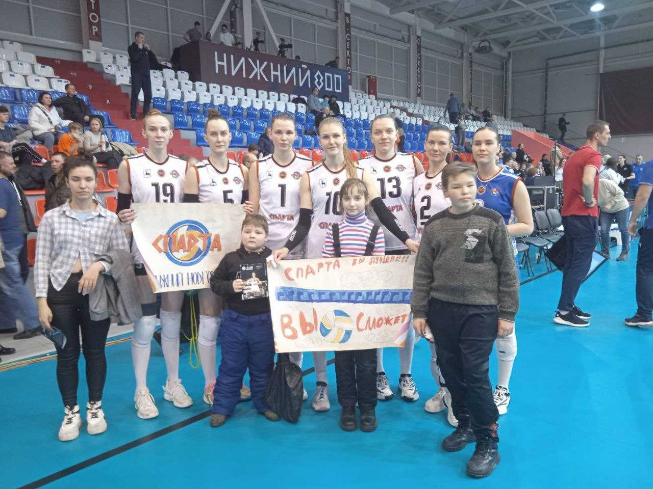 Болеем за нашу волейбольную команду 