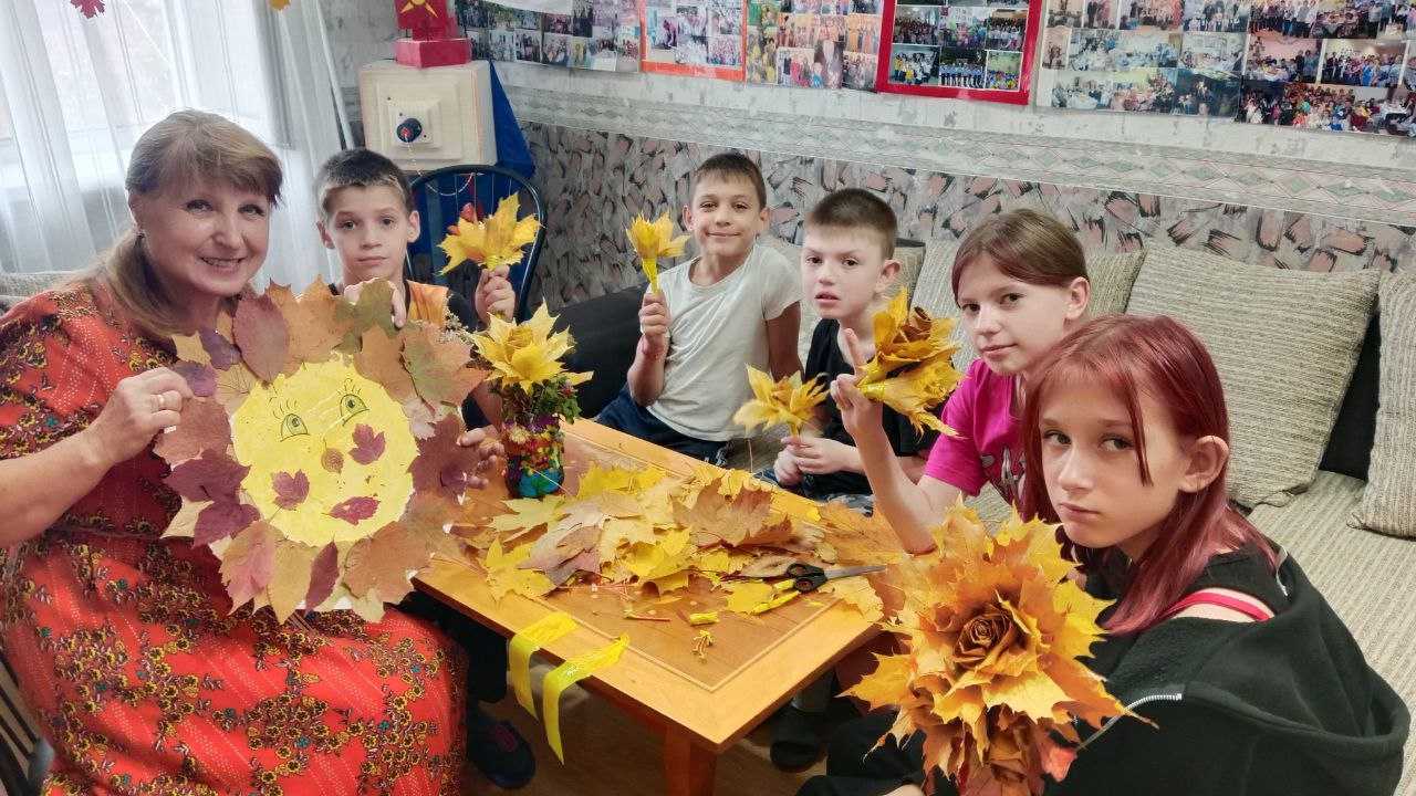 Мы встречаем чудесную золотую осень