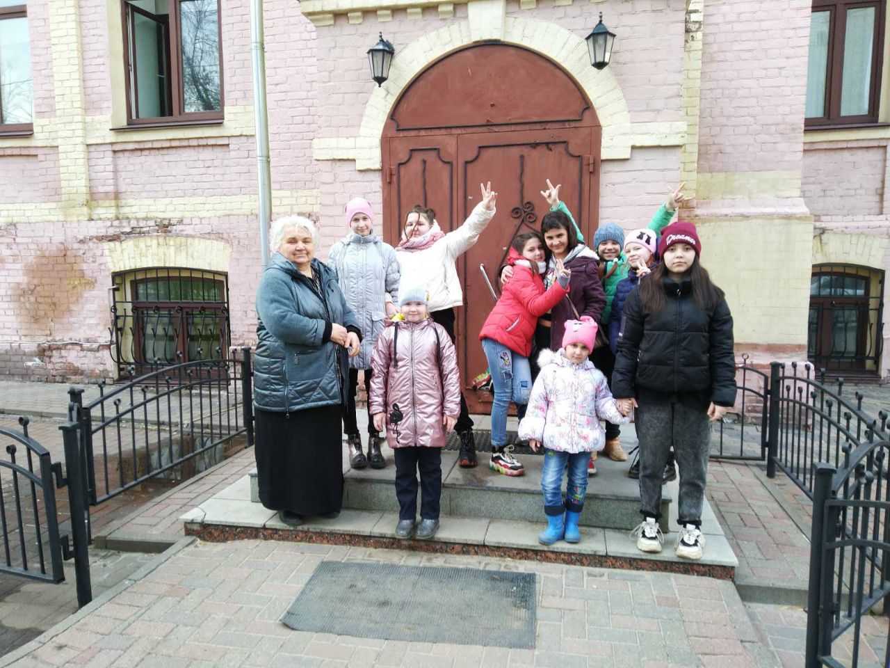 Посмотрели спектакль 