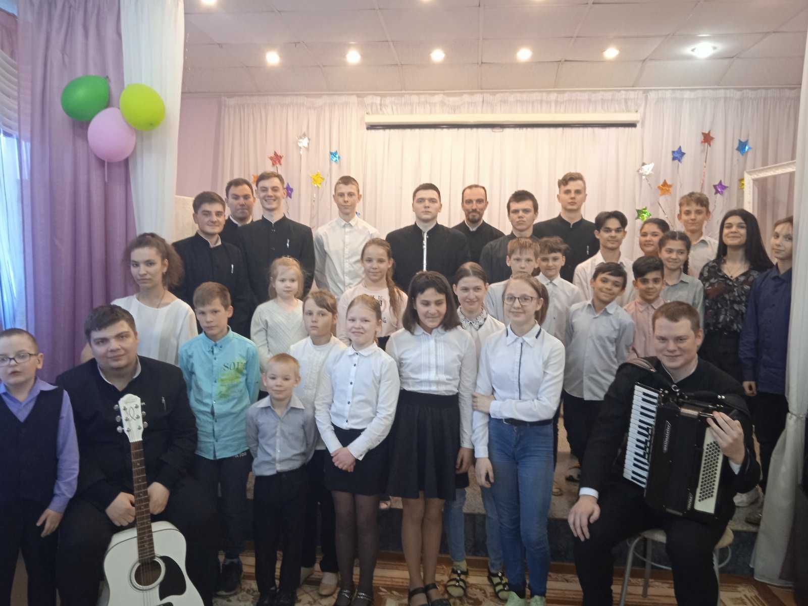К ребятам с концертом приезжали семинаристы Нижегородской Епархии