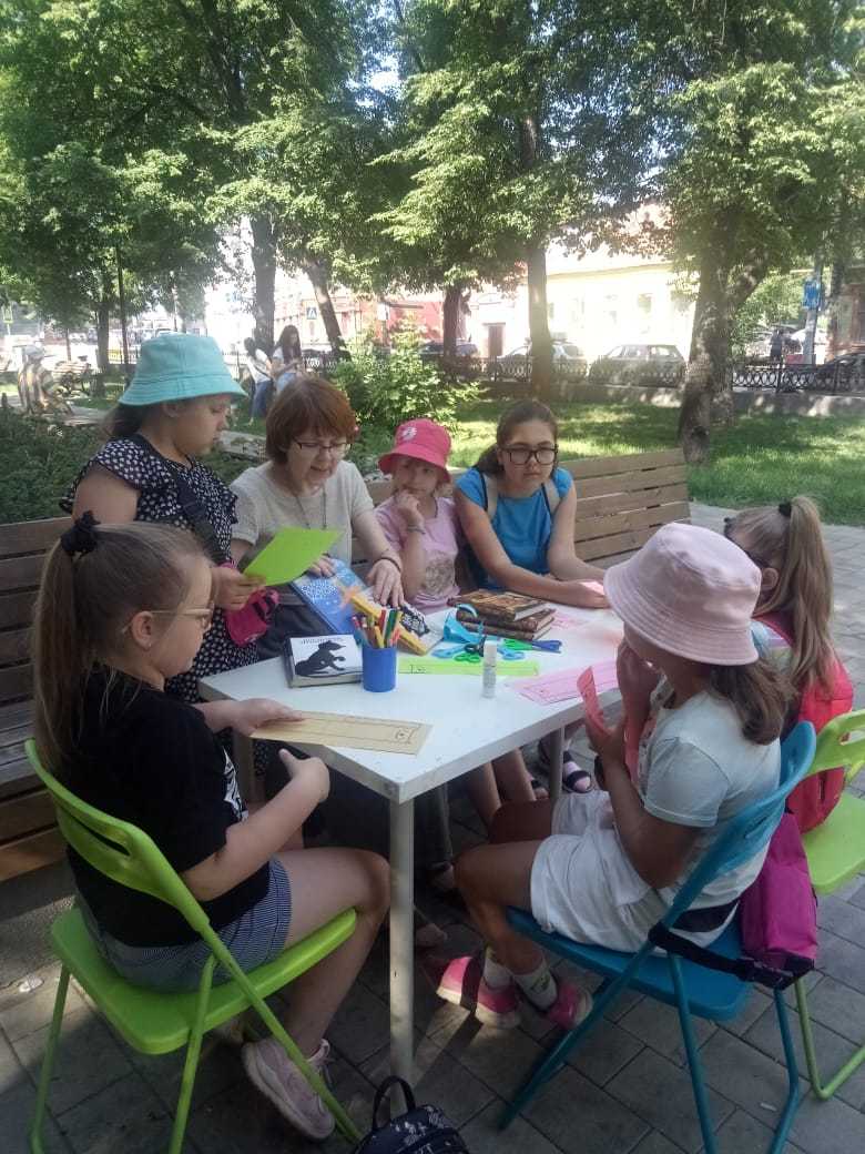 «День бумаги» в «Читающем сквере».