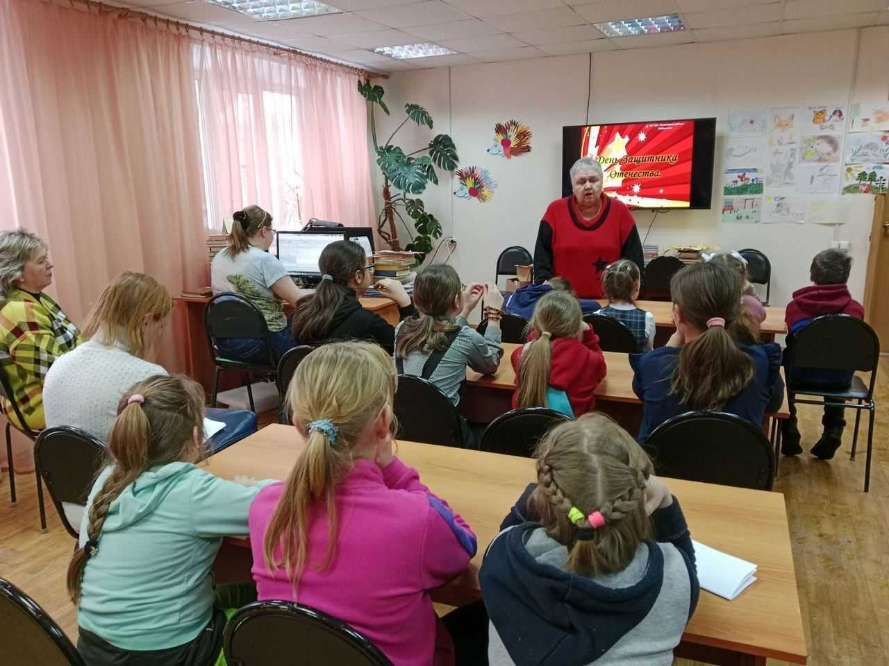 В  библиотеке им. Комарова прошел урок мужества 