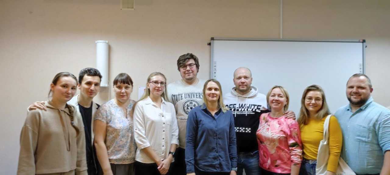 Поздравляем с успешным завершением обучения выпускников Школы замещающих родителей