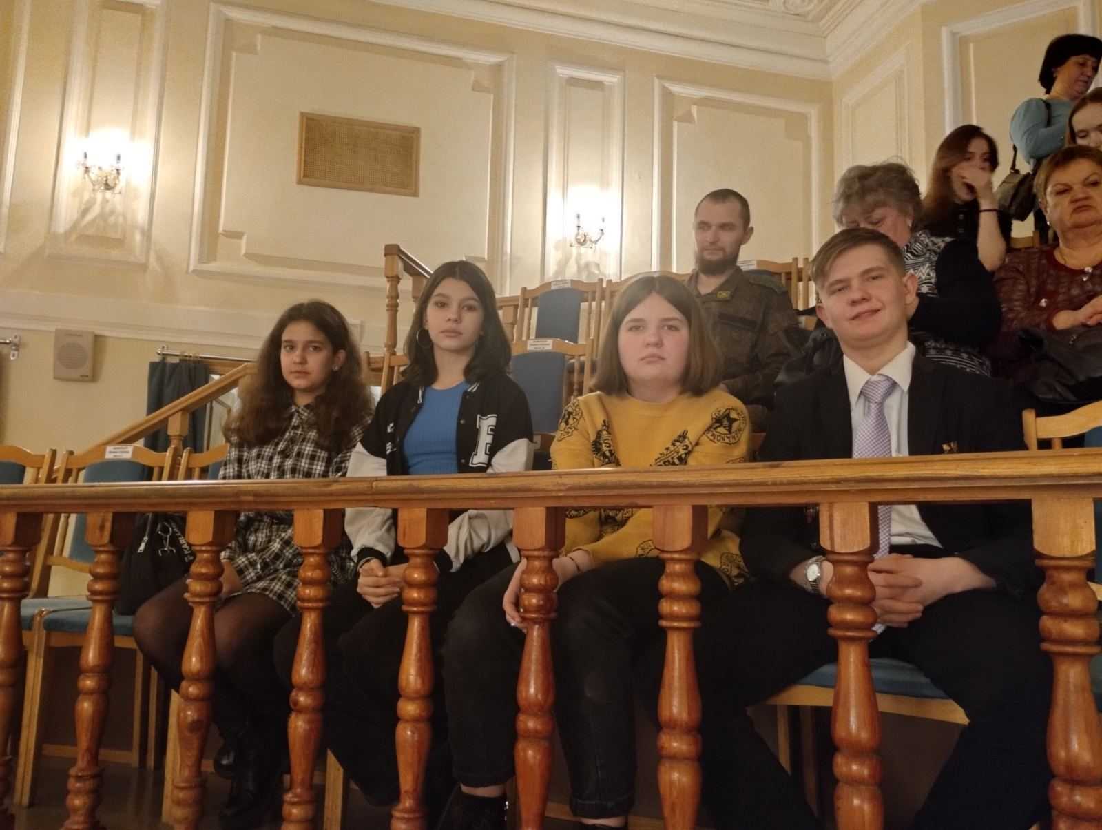 Старшие ребята посмотрели спектакль 