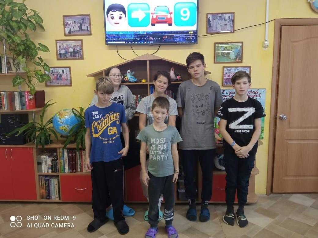 Занятие воспитанников с музыкальным руководителем