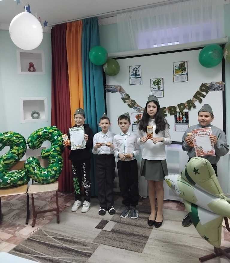 ЗАЩИТНИКОМ БЫТЬ - РОДИНЕ СЛУЖИТЬ!