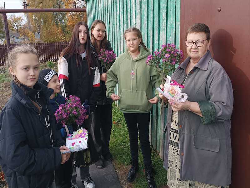 Тепло сердец и уважение к старшему поколению!