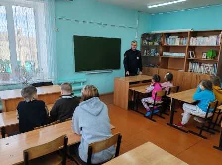 Встреча с участковым уполномоченным полиции ОМВД РФ по г. Шахунья Тыриновым С. Н.