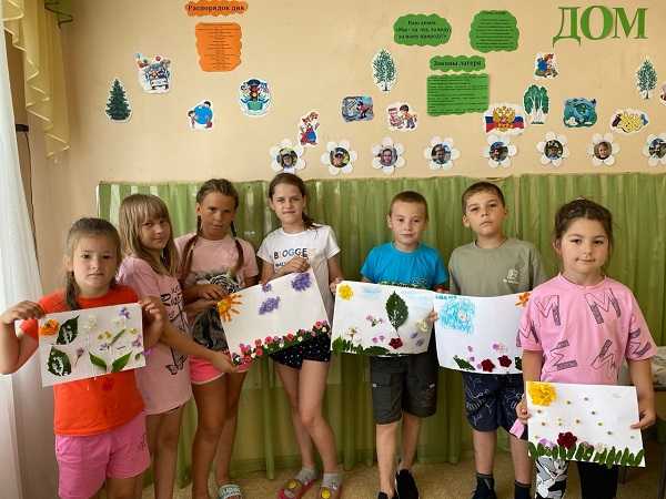 Аппликация из живых цветов