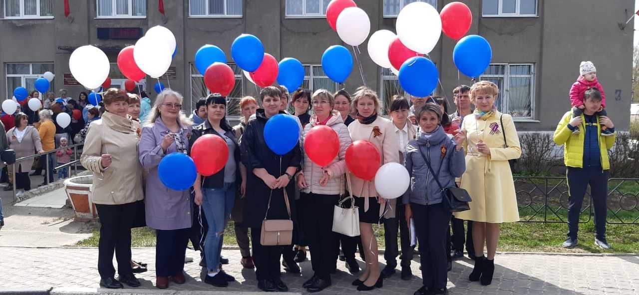Участие  сотрудников и воспитанников  учреждения в митинге, посвященному празднованию 77 годовщине Великой Победы