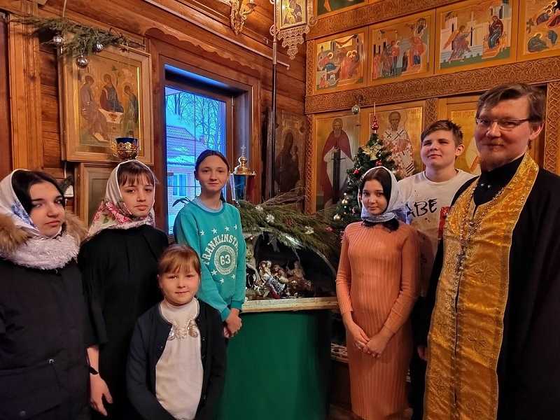 Экскурсия в Крестовоздвиженский храм р.п. Тонкино