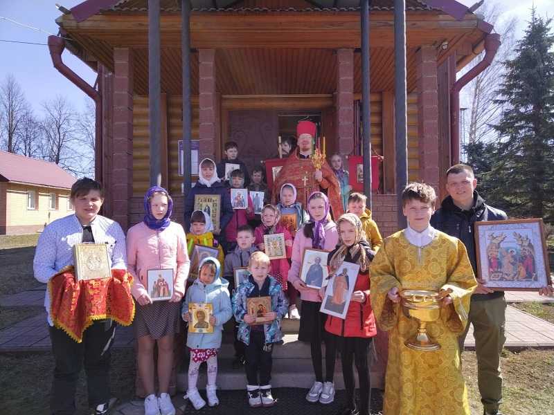 Участие в Пасхальном молебне в Крестовоздвиженском храме