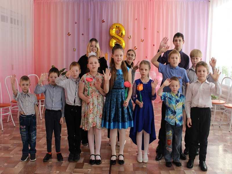 Праздничная игровая программа, посвященная Международному Женскому дню