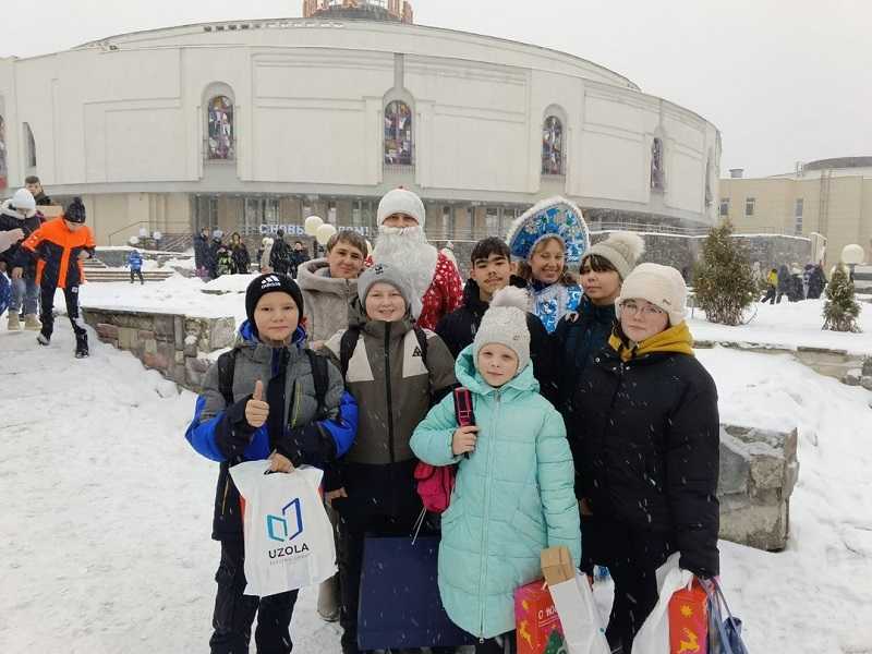 Мечту 10 детей ГБУ «СРЦН Тонкинского муниципального округа» исполнили представители компании ГК