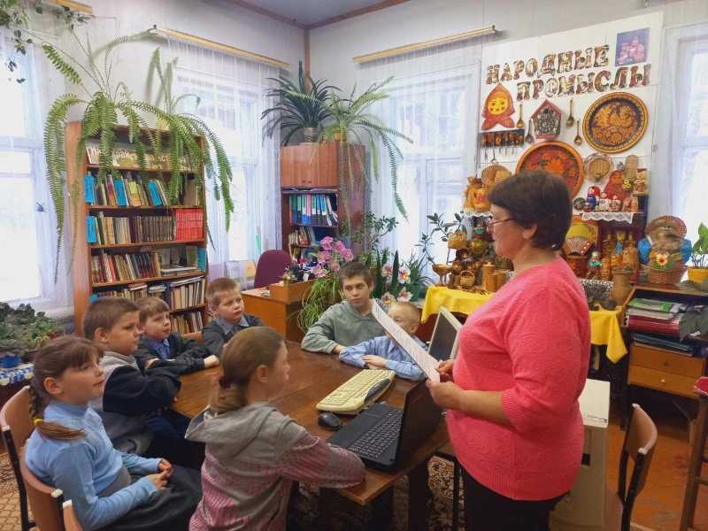 Информационный час «Всем полезен, спору нет – безопасный Интернет»