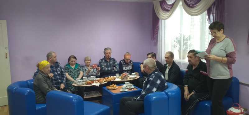 «За чайным столом»