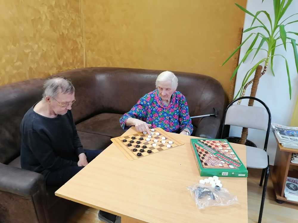 Играем в шашки