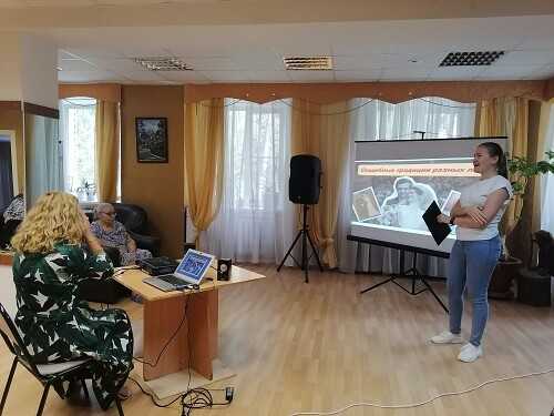 Библиотечный час