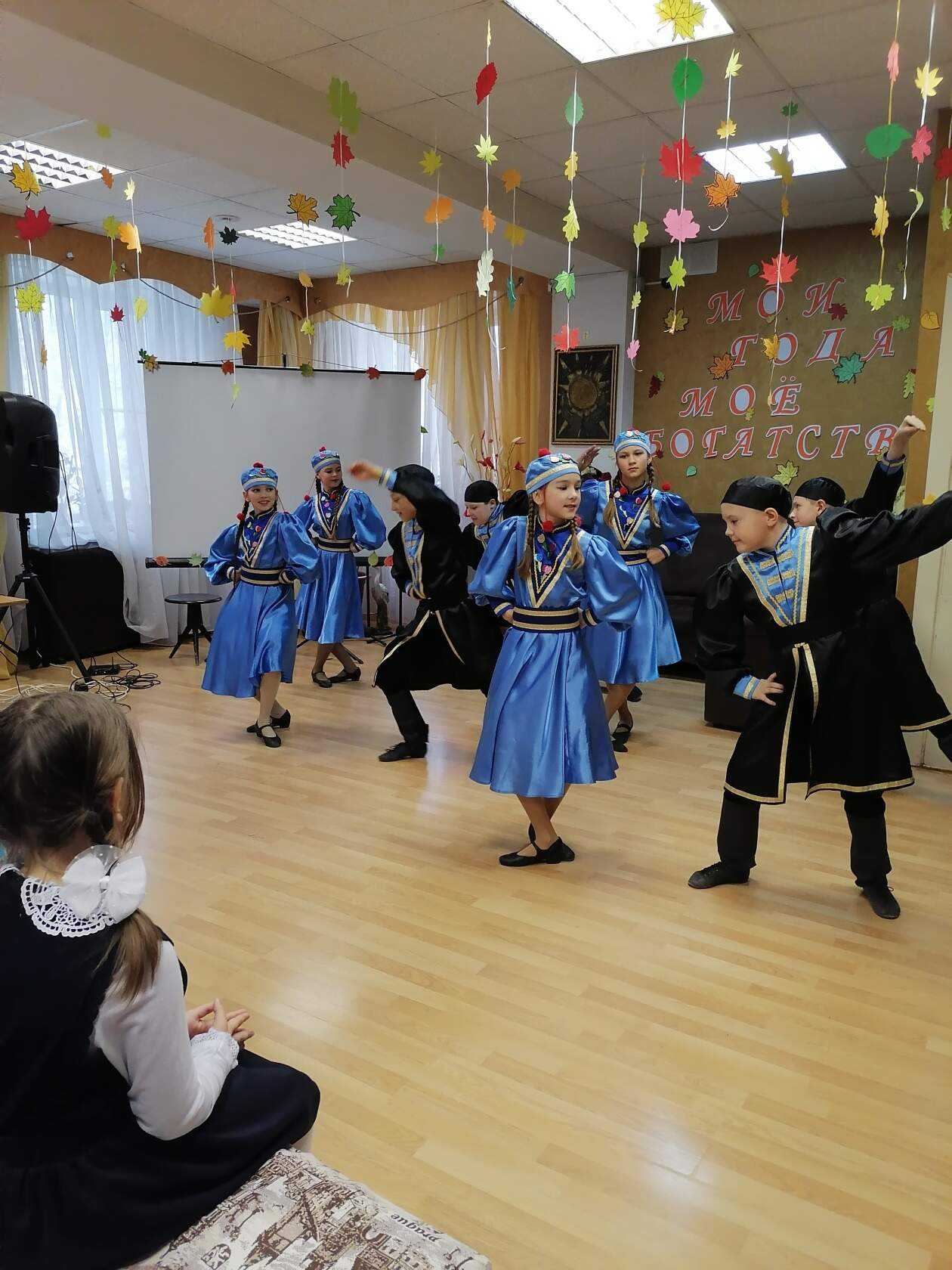 С ДНЕМ НАРОДНОГО ЕДИНСТВА